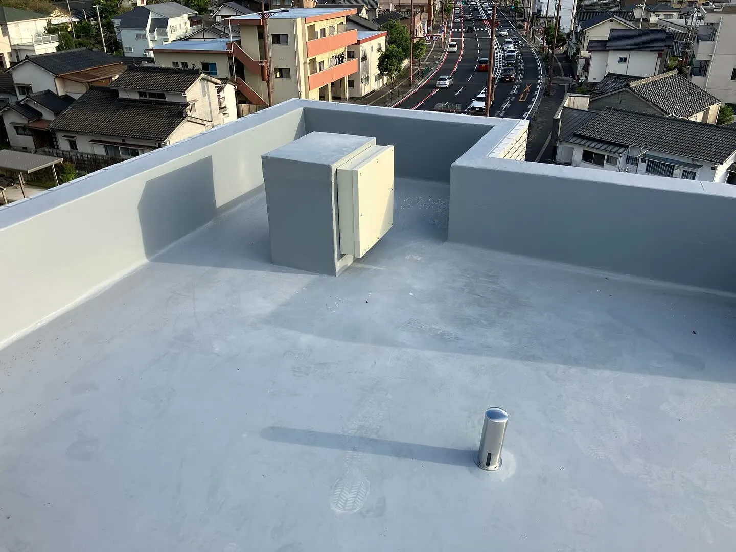 鹿児島市のマンション屋上に避雷針の設置工事をさせていただきま...