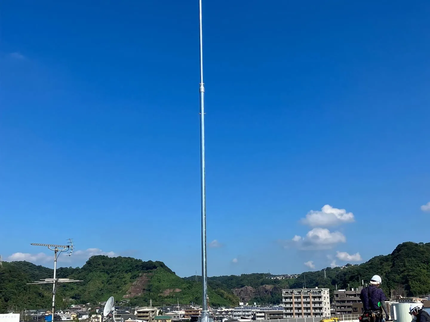 鹿児島市のマンション屋上に避雷針の設置工事をさせていただきま...