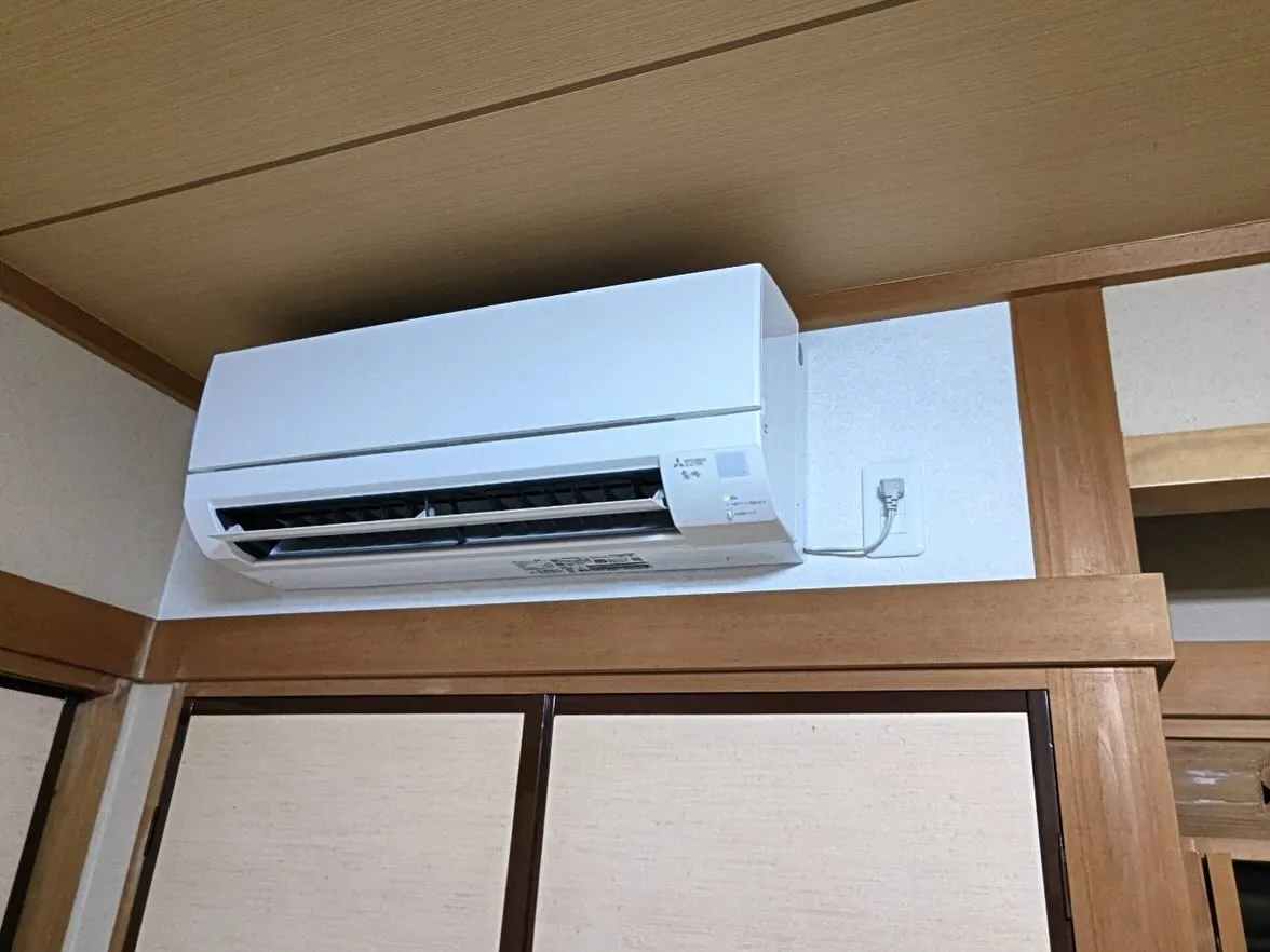 鹿児島市でビルトインエアコンから壁掛けエアコンに変更して設置...
